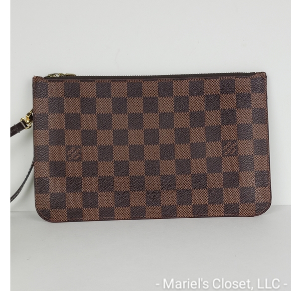 Louis Vuitton Handbags - Authentic Louis Vuitton Damier Ebene Neverfull Pochette #2708M